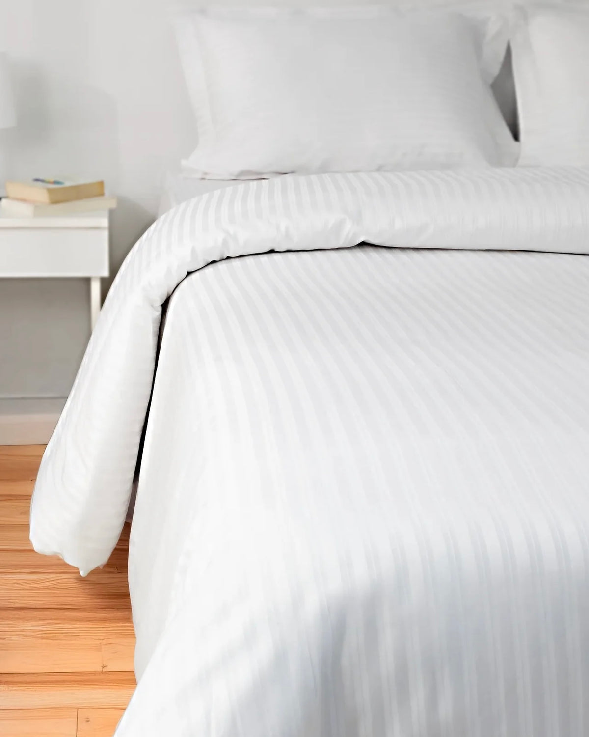 White Satin Stripe Bed Set 300TC Cotton Hotel Bedding Set