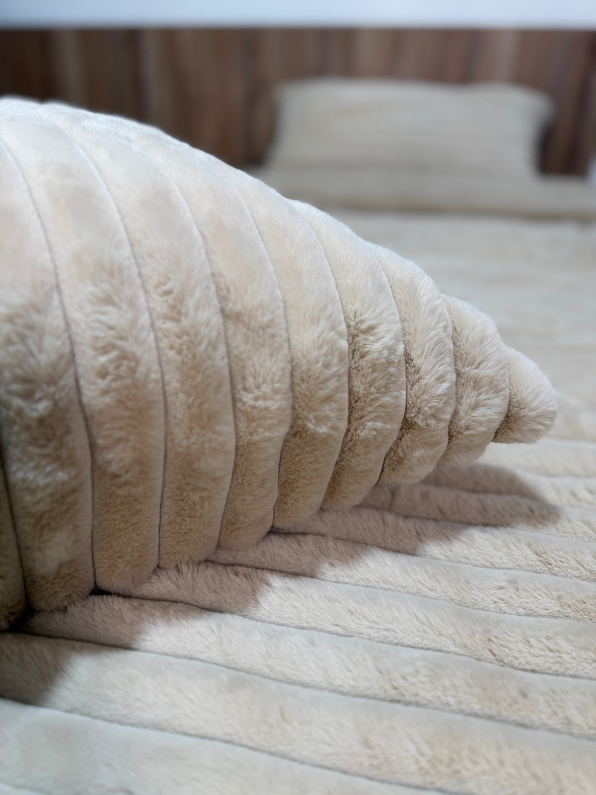 King Size Beige PlushWave Comforter Set (3 pcs)