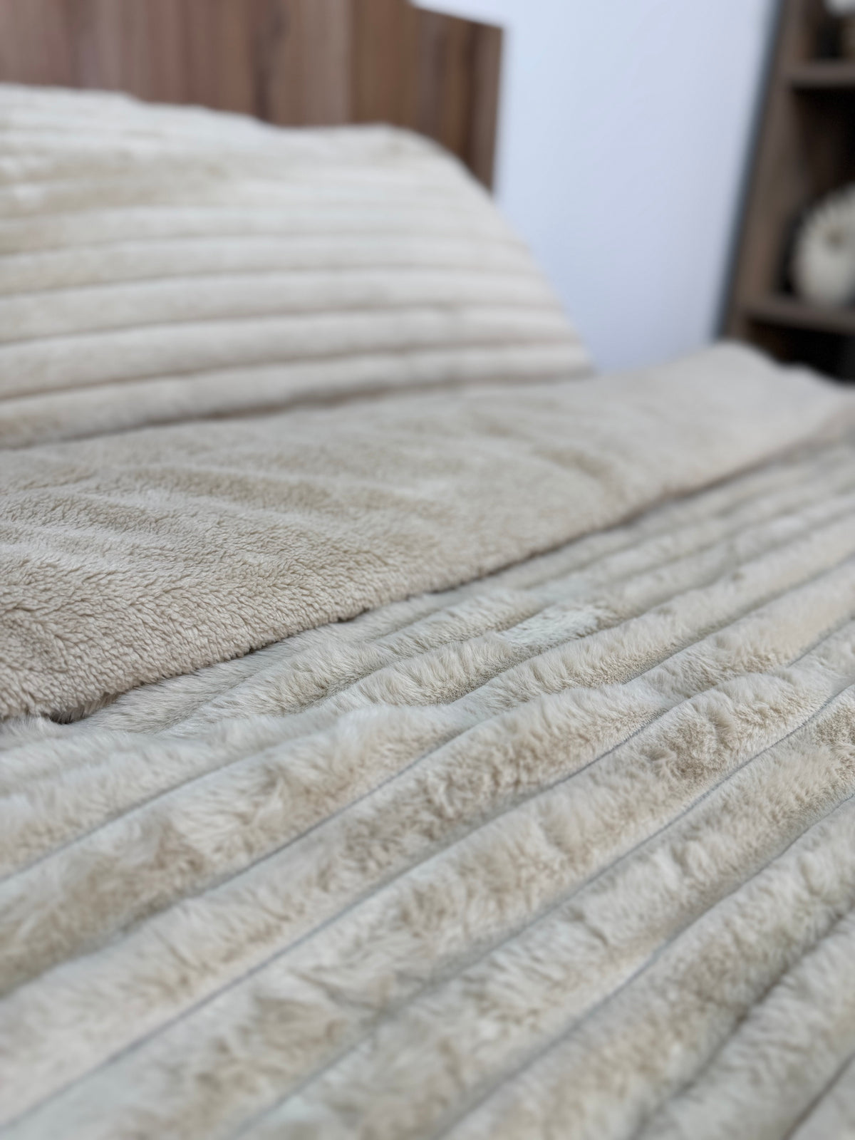 King Size Beige PlushWave Comforter Set (3 pcs)