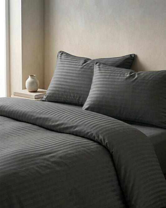 طقم سرير رمادي غامق