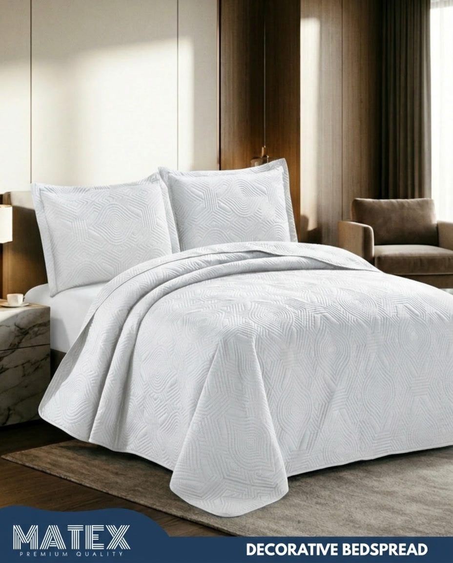 White Elegance Bedspread