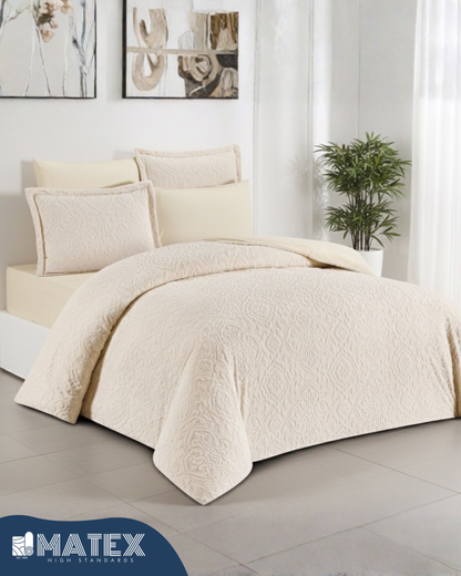 Creamy Embossed Woollen Comforter (King)
