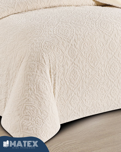 Creamy Embossed Woollen Comforter (King)